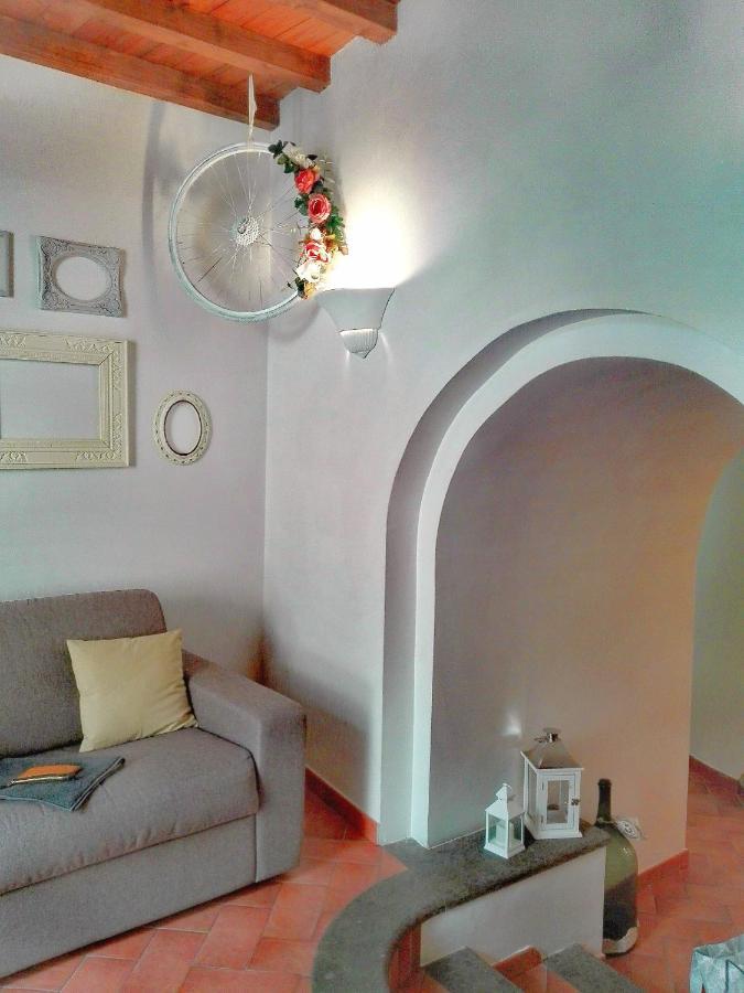 Il Rosciolo Sulla Francigena Apartment Formello Bagian luar foto